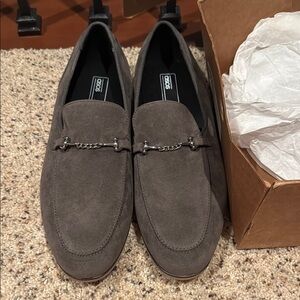 ASOS Men's loafers in grey faux suede with silver chain - UK 10 / US 11